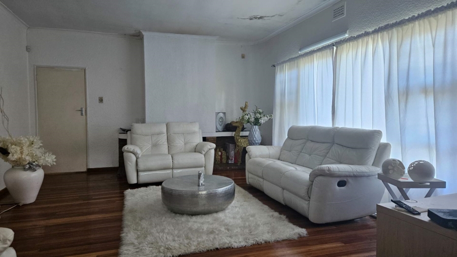 4 Bedroom Property for Sale in Newlands Western Cape